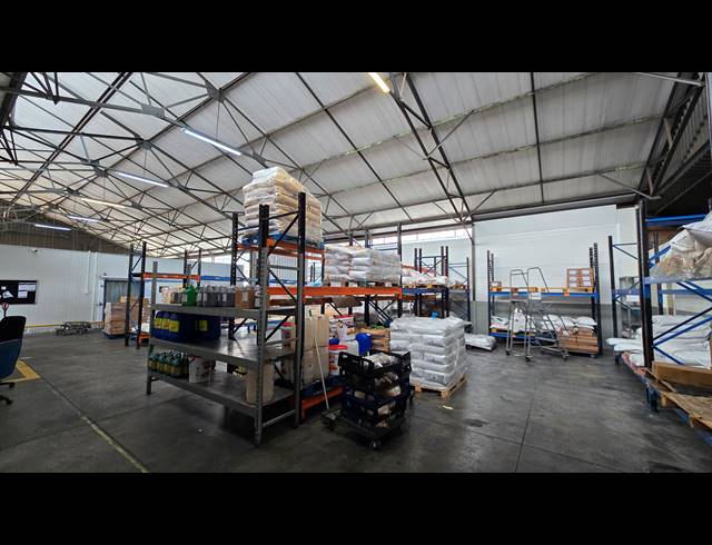 559M² WAREHOUSE TO LET IN EASTLEIGH